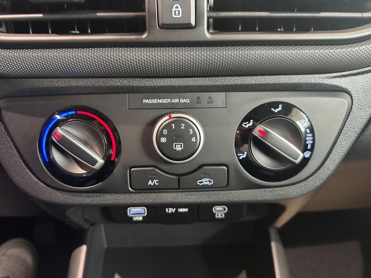 Hyundai i10 1.0 Trend, Navi, SHZ Inspektionspaket BigDeal