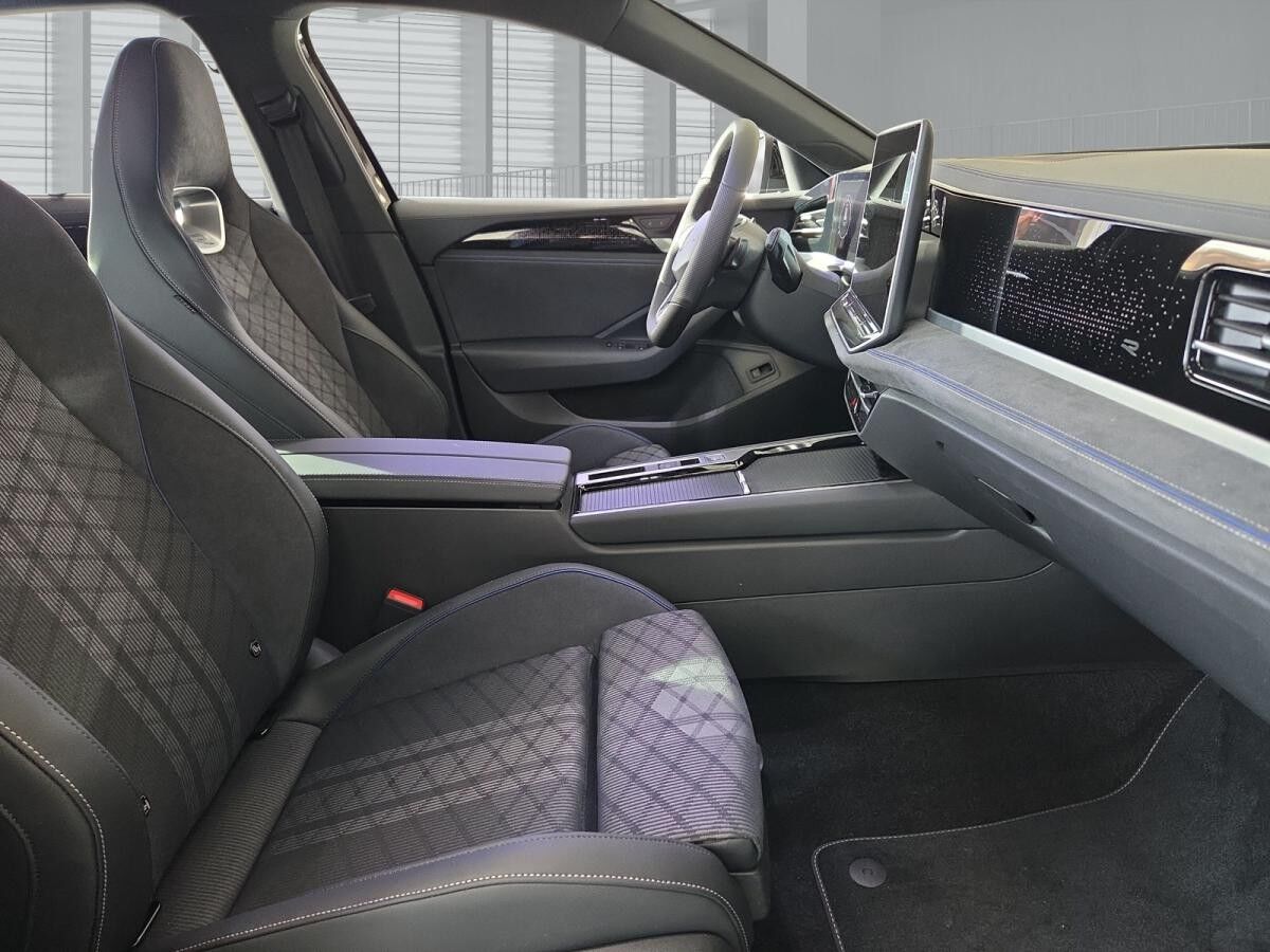 Volkswagen Passat R-Line 2,0 l TDI SCR 110 kW (150 PS) 7-Gang-Doppelkupplungsgetriebe DSG