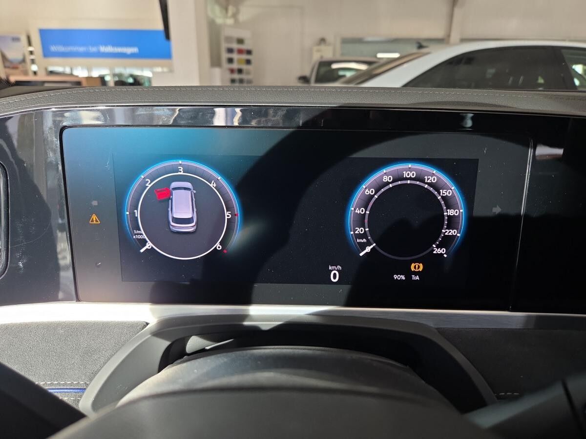 Volkswagen Passat R-Line 2,0 l TDI SCR 110 kW (150 PS) 7-Gang-Doppelkupplungsgetriebe DSG