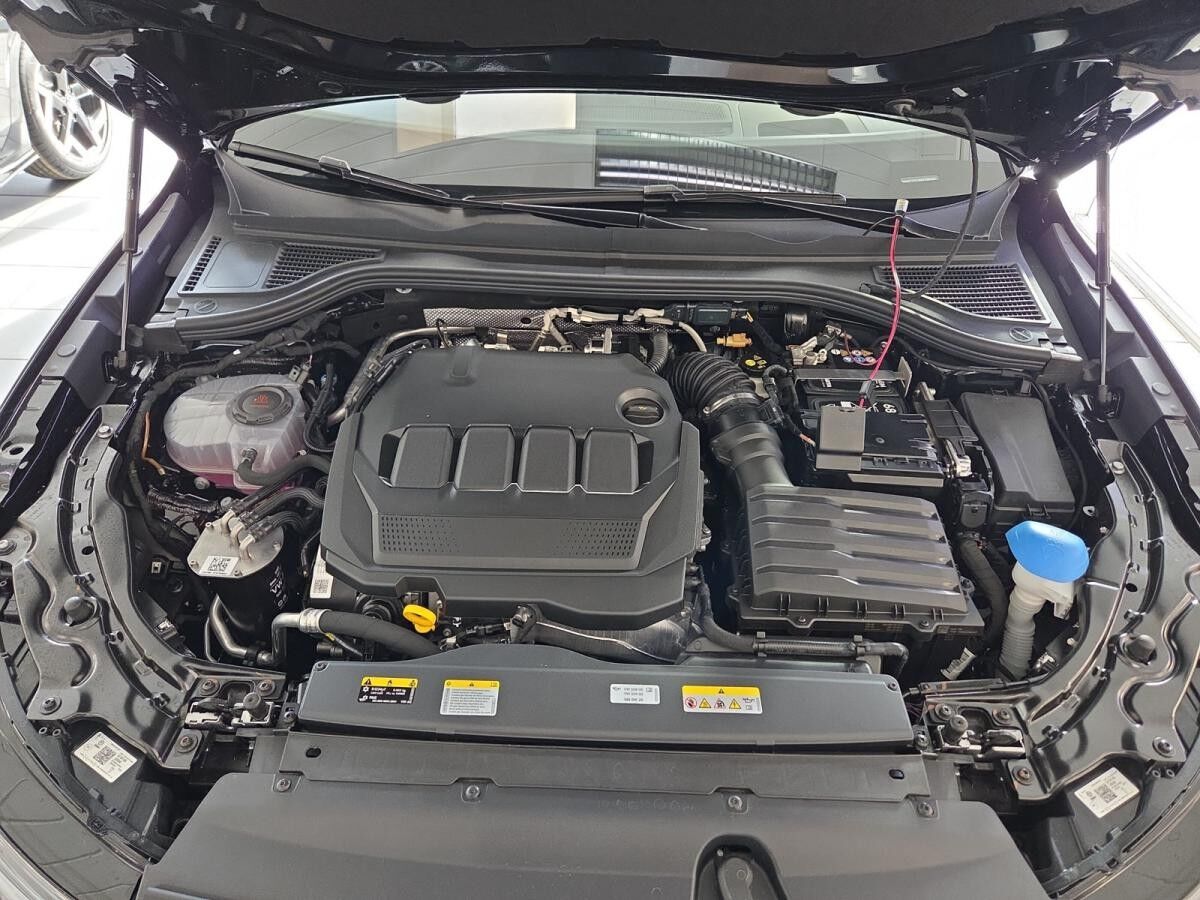 Volkswagen Passat R-Line 2,0 l TDI SCR 110 kW (150 PS) 7-Gang-Doppelkupplungsgetriebe DSG