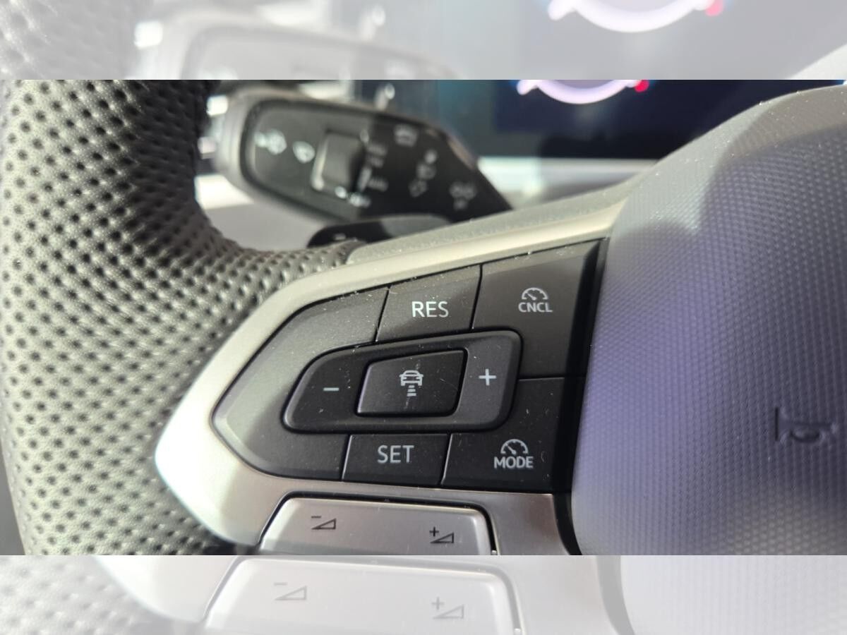 Volkswagen Passat R-Line 2,0 l TDI SCR 110 kW (150 PS) 7-Gang-Doppelkupplungsgetriebe DSG