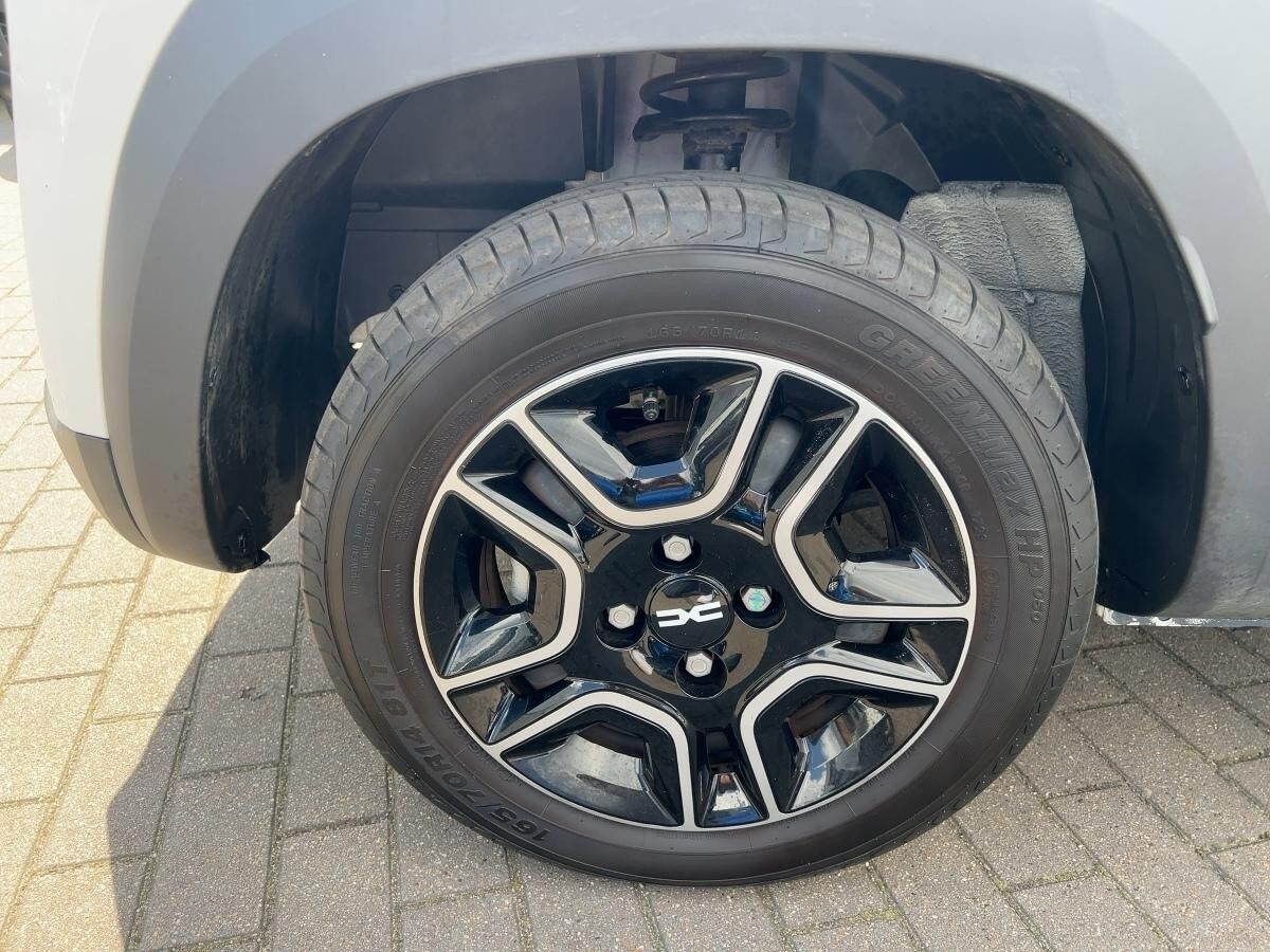 Dacia Spring Electric Essential 45 Klima LED - VERSCHIEDENE FARBEN