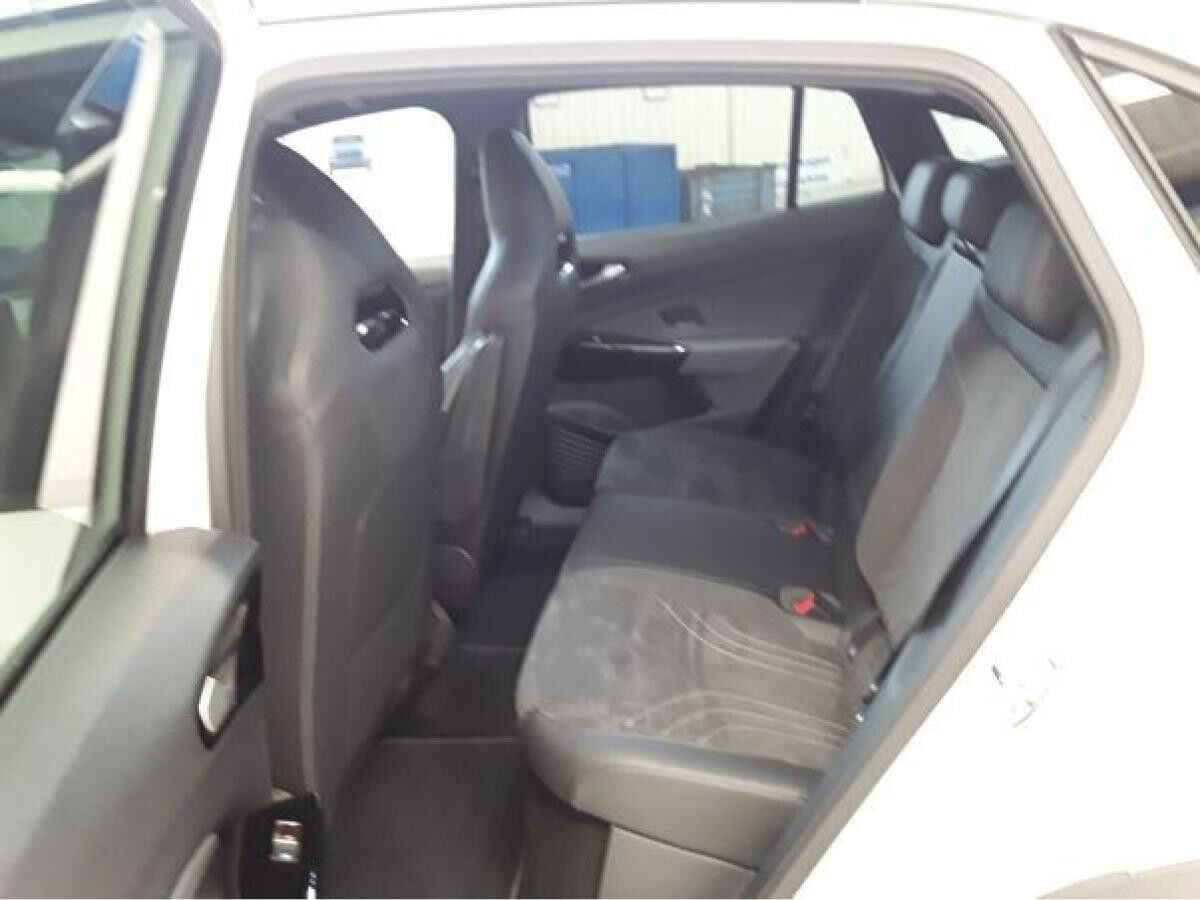 Volkswagen ID.5 PRO NP.71T ACC.5J-G.WÄRMEPUMPE.AHK.AREA-VIEW.NAVI.HUD.HARMAN.LED