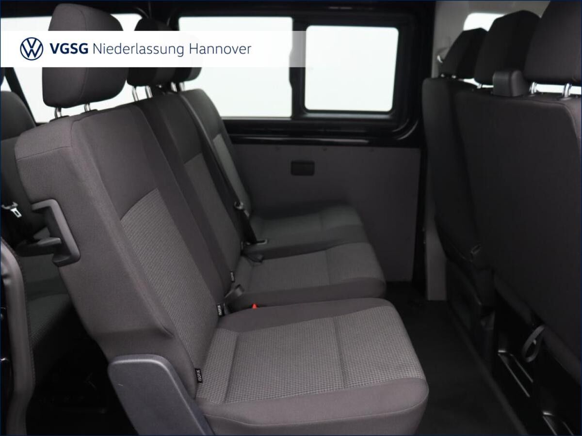 Volkswagen T6.1 Transporter Kombi Lang AHK 9-Sitzer-Paket