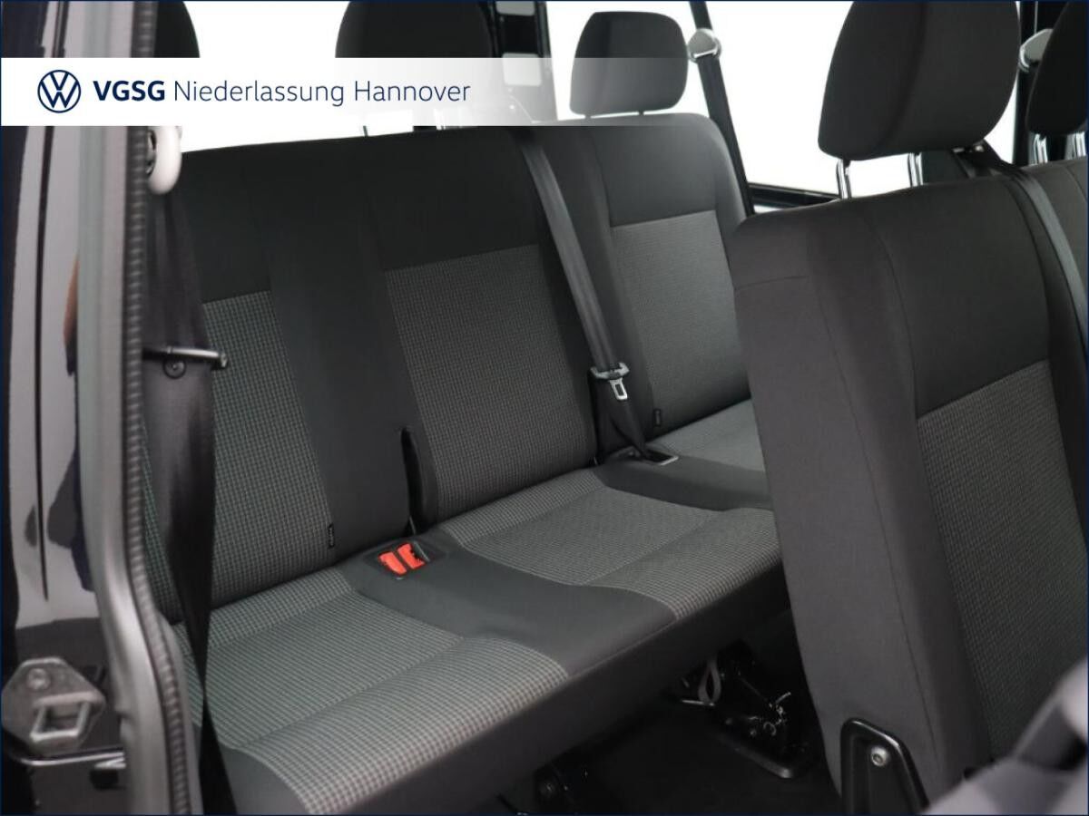 Volkswagen T6.1 Transporter Kombi Lang AHK 9-Sitzer-Paket