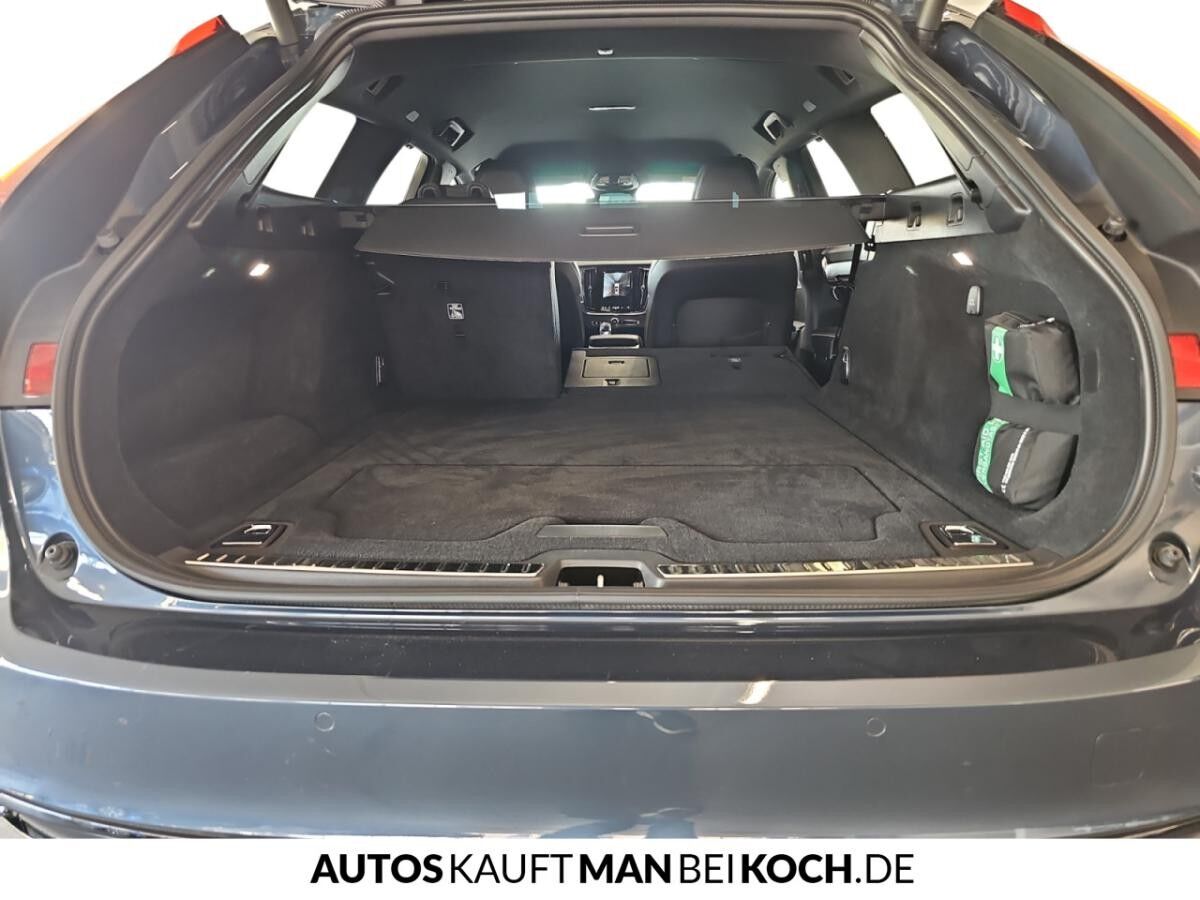 Volvo V90 Recharge T6 AWD Plug-in Hybrid Plus Dark