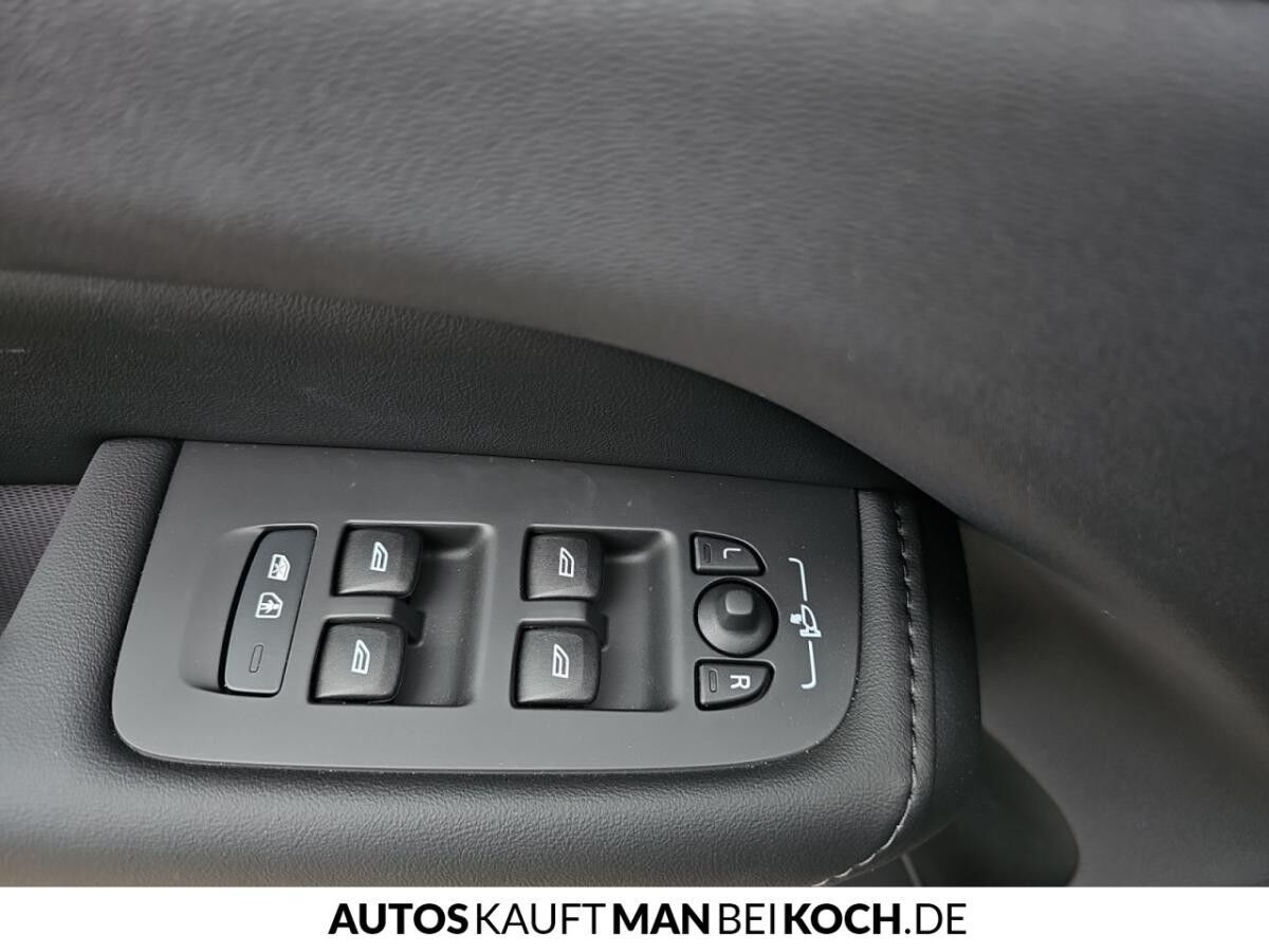 Volvo XC60 T8 AWD Plug-in Hybrid Plus Bright Ganzjahresreifen