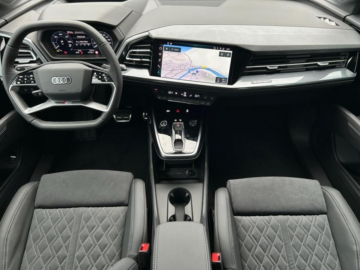 Audi Q4 e-tron 45 quattro S Line Matrix HUD AHK uvm