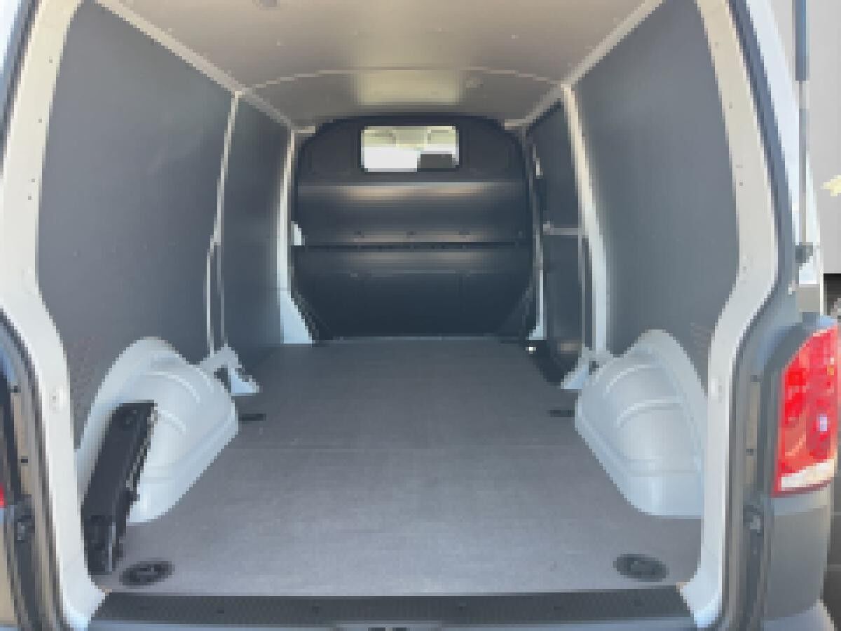 Volkswagen T6.1 Transporter LR 2.0 TDI DSG NAVI SHZ PDC