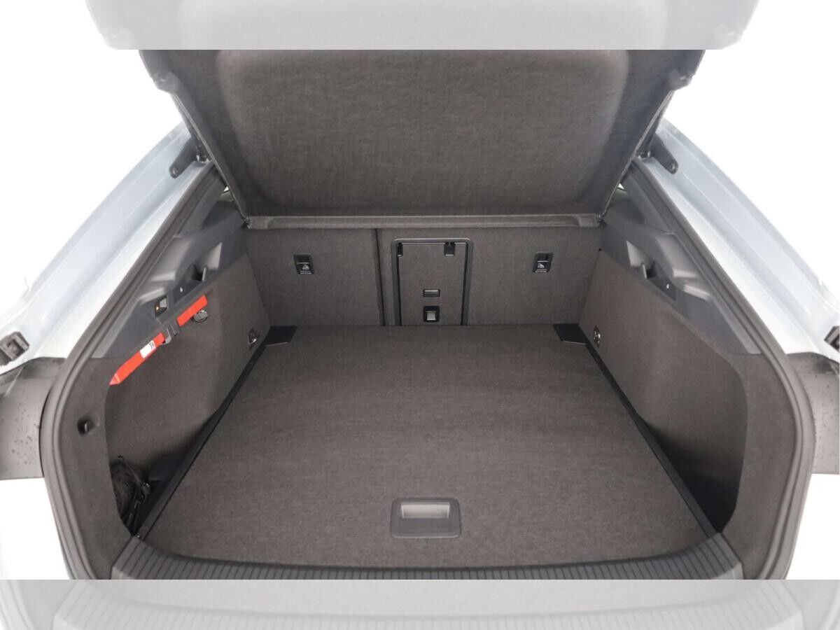 Volkswagen ID.7 Pro 77 kWh AHK, WP, Anschlussgarantie