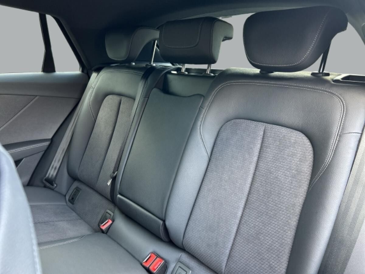 Audi Q2 advanced 35 TFSI S tronic+AHK+LEDER+LED+KAMERA+CARPLAY