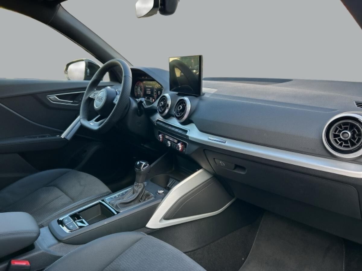 Audi Q2 advanced 35 TFSI S tronic+AHK+LEDER+LED+KAMERA+CARPLAY