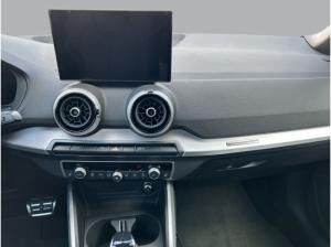 Audi Q2 advanced 35 TFSI S tronic+AHK+LEDER+LED+KAMERA+CARPLAY