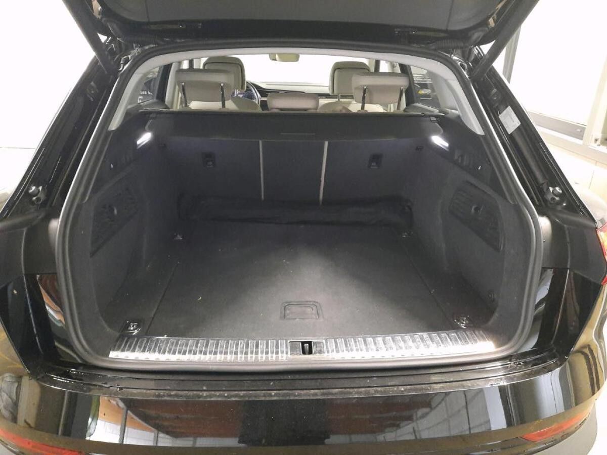 Audi e-tron 50 ELECTRIC ALLRAD /NAVI/LEDER/LED/NAVI/SHZ/RFK/ASSISTENZ/KLIMA UVM.