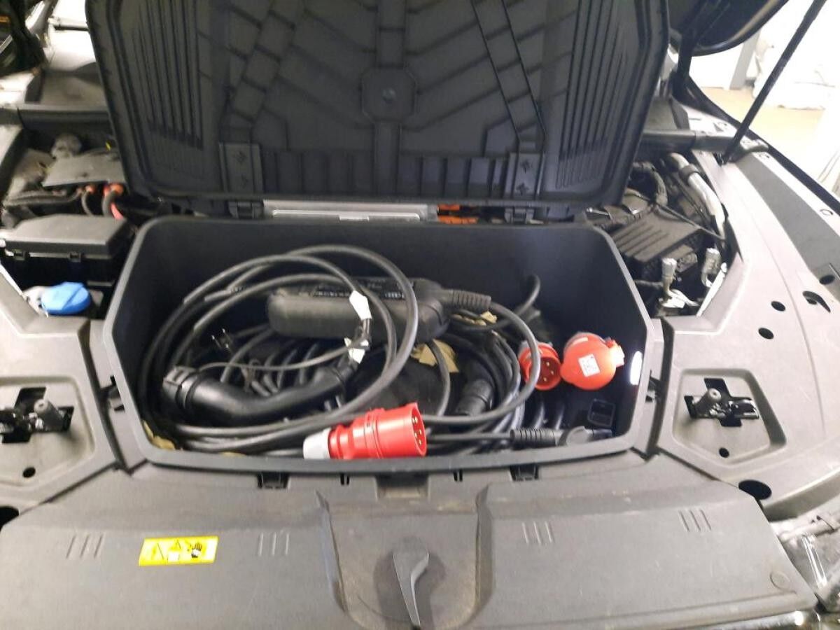 Audi e-tron 50 ELECTRIC ALLRAD /NAVI/LEDER/LED/NAVI/SHZ/RFK/ASSISTENZ/KLIMA UVM.