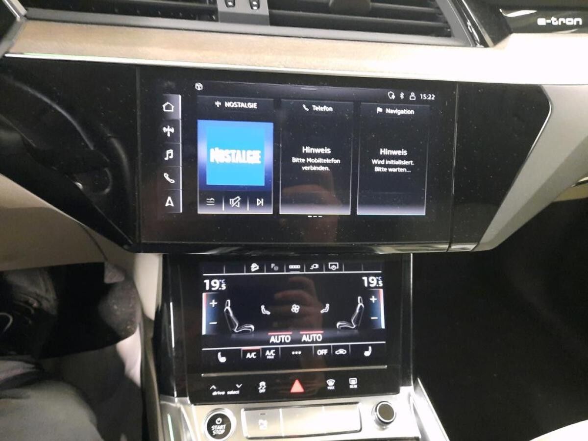 Audi e-tron 50 ELECTRIC ALLRAD /NAVI/LEDER/LED/NAVI/SHZ/RFK/ASSISTENZ/KLIMA UVM.