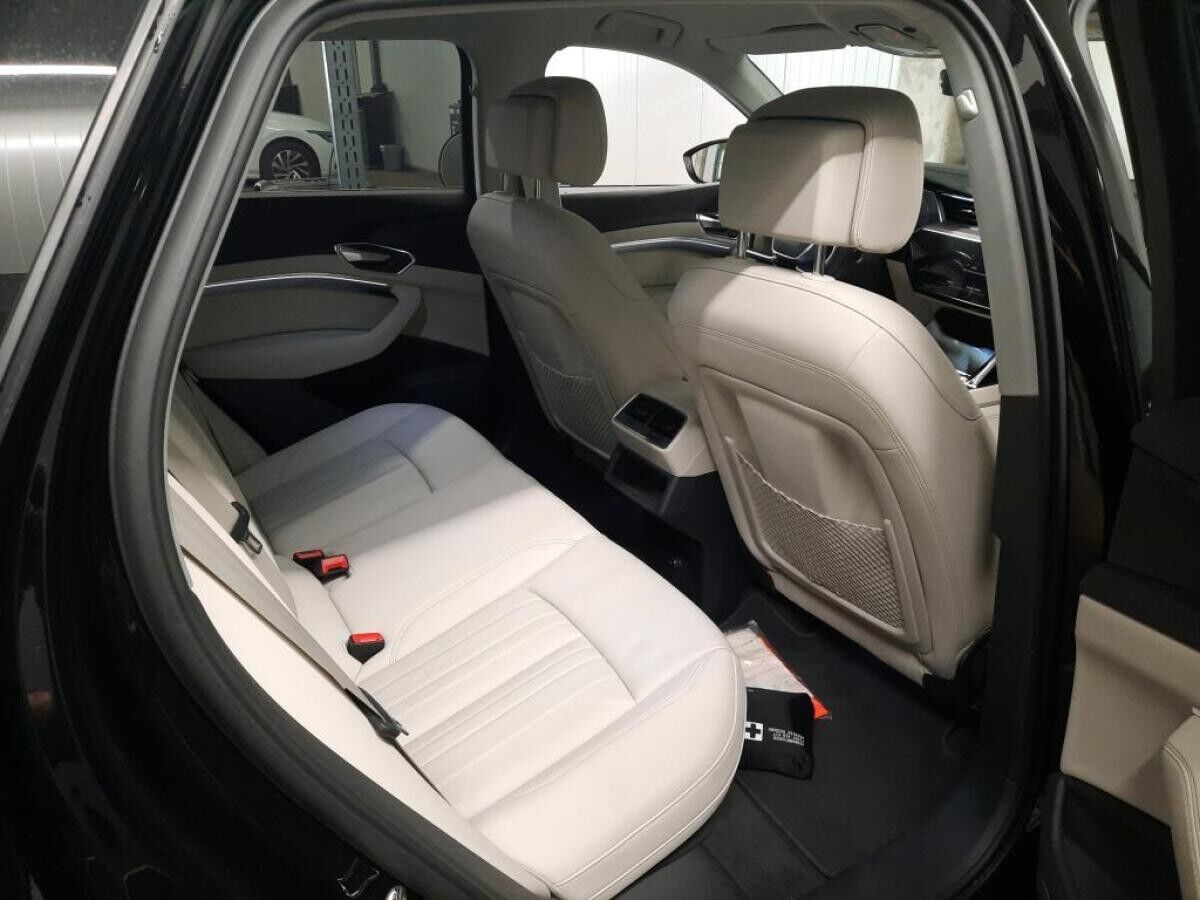 Audi e-tron 50 ELECTRIC ALLRAD /NAVI/LEDER/LED/NAVI/SHZ/RFK/ASSISTENZ/KLIMA UVM.