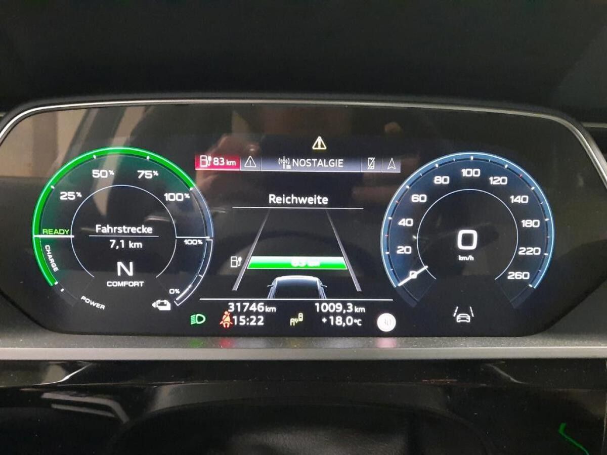 Audi e-tron 50 ELECTRIC ALLRAD /NAVI/LEDER/LED/NAVI/SHZ/RFK/ASSISTENZ/KLIMA UVM.