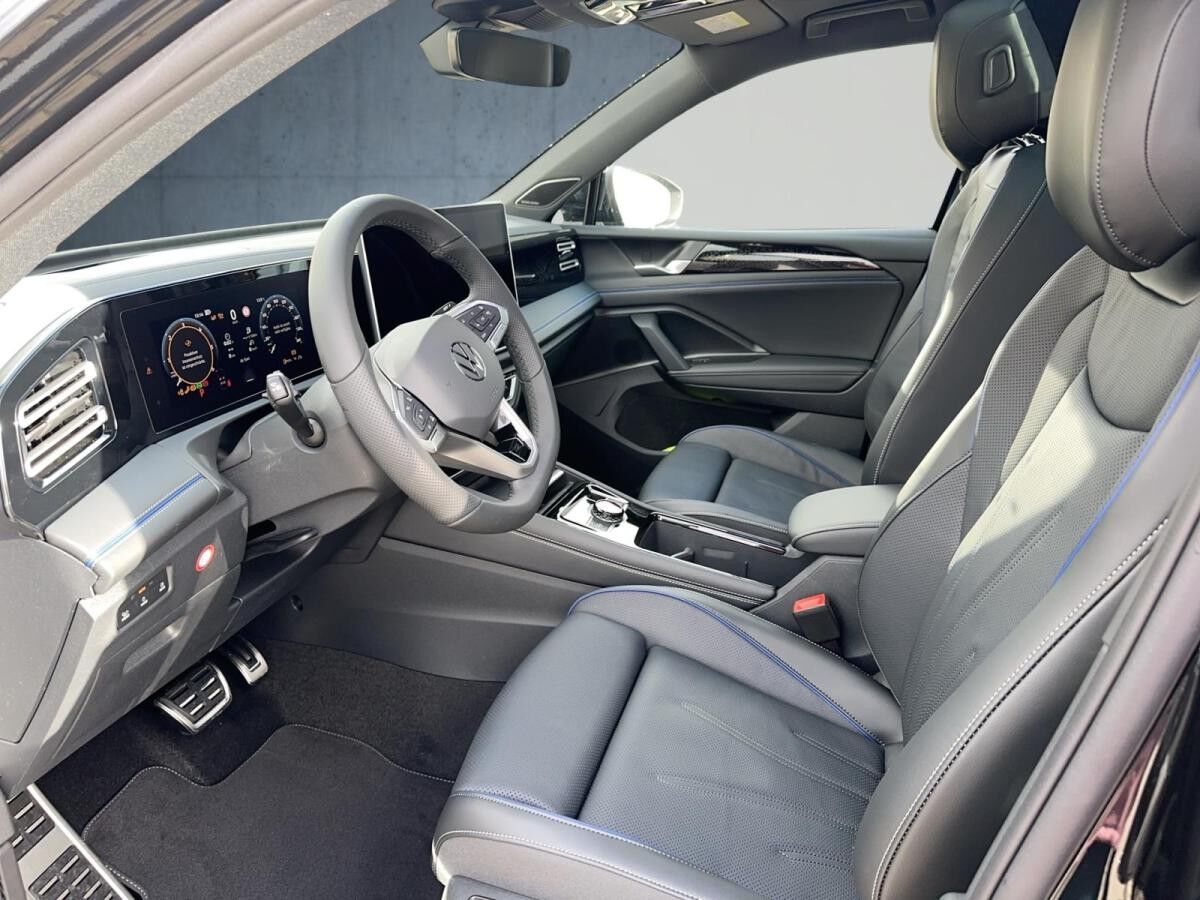 Volkswagen Tiguan 4Motion R-Line  MATRIX STANDHZG PANO AHK *SOFORT VERFÜGBAR*