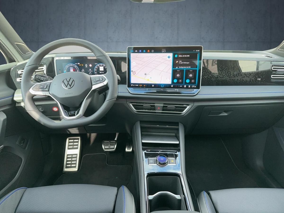 Volkswagen Tiguan 4Motion R-Line  MATRIX STANDHZG PANO AHK *SOFORT VERFÜGBAR*