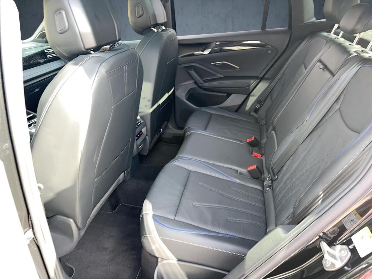 Volkswagen Tiguan 4Motion R-Line  MATRIX STANDHZG PANO AHK *SOFORT VERFÜGBAR*