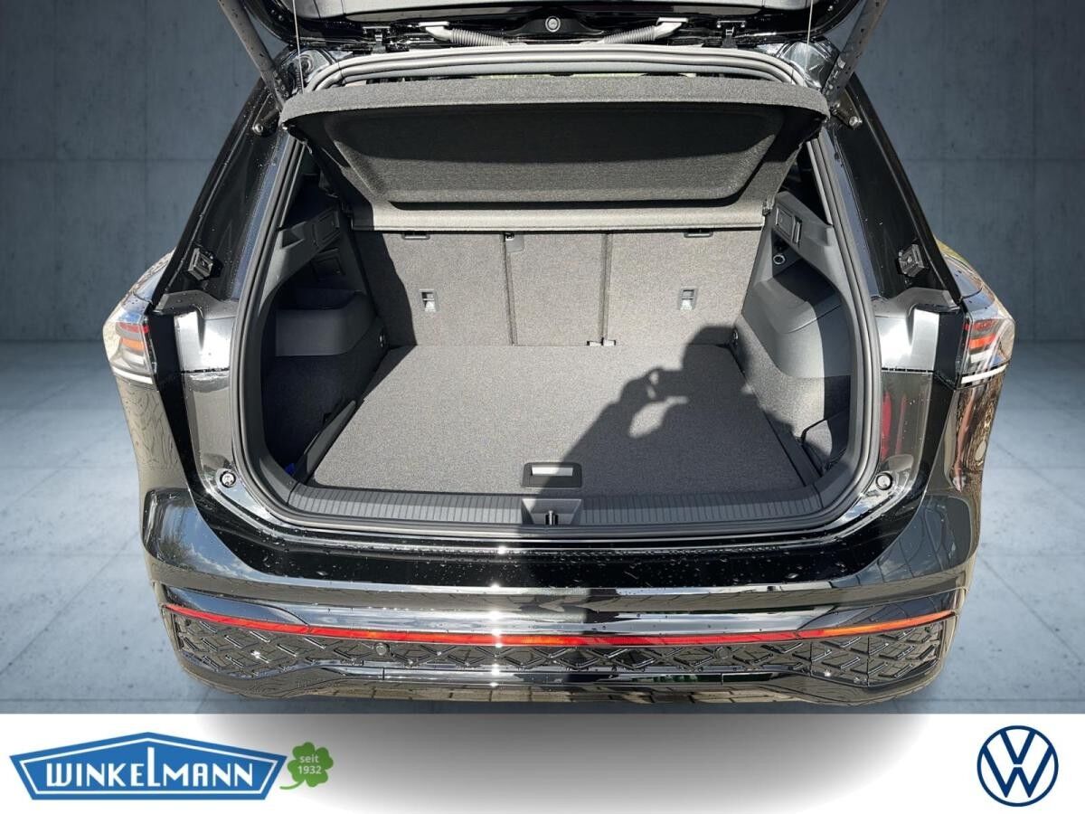 Volkswagen Tiguan 4Motion R-Line  MATRIX STANDHZG PANO AHK *SOFORT VERFÜGBAR*