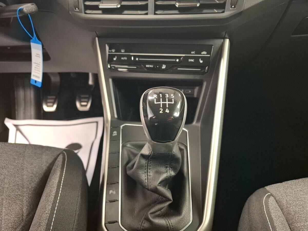 Volkswagen Polo VI 1.0 TSI Move Matrix Navi RFK SHZ