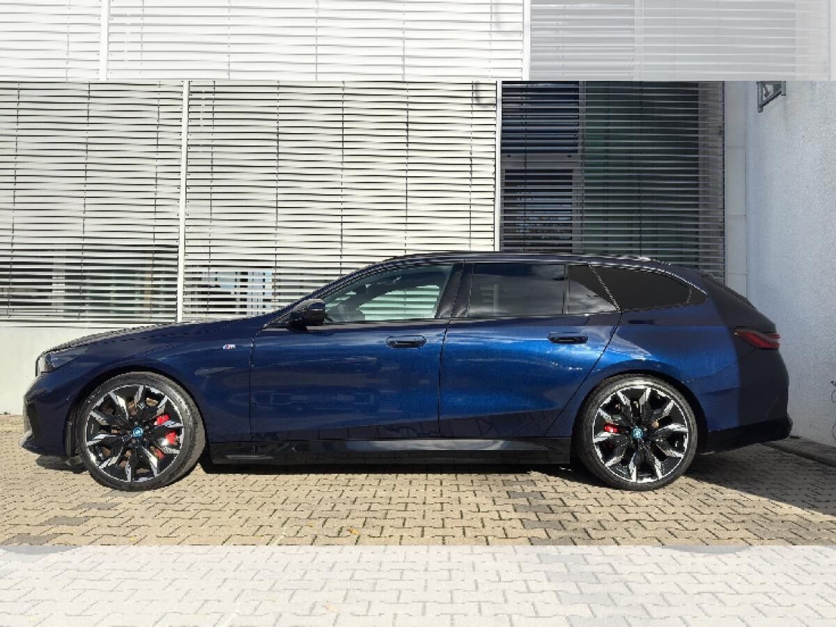 BMW i5 40 Tour/M-Paket/AHK/Pano/Memory/360°/Bowers&Wilkins