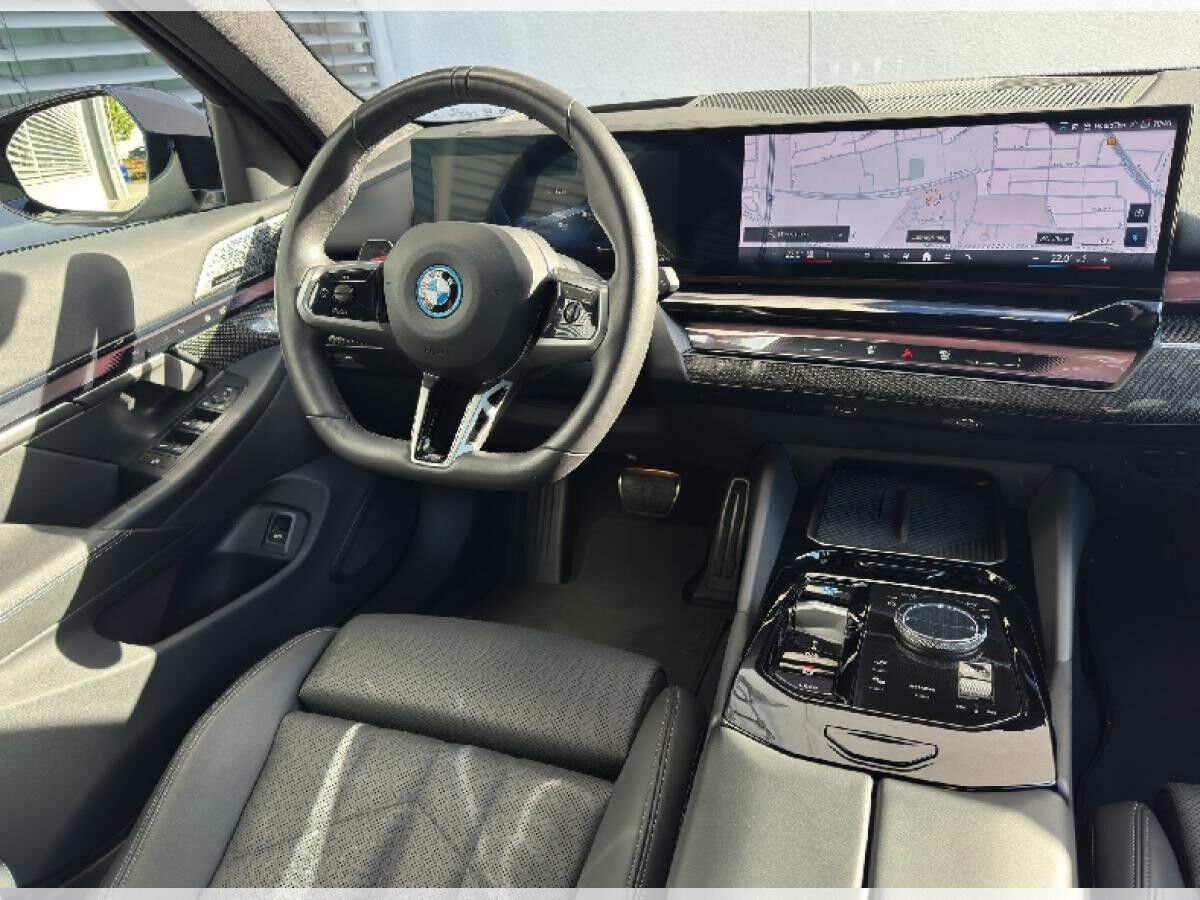 BMW i5 40 Tour/M-Paket/AHK/Pano/Memory/360°/Bowers&Wilkins
