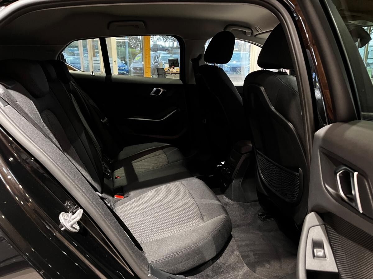 BMW 118 ACC+LED+SHZ+Navi+Kam