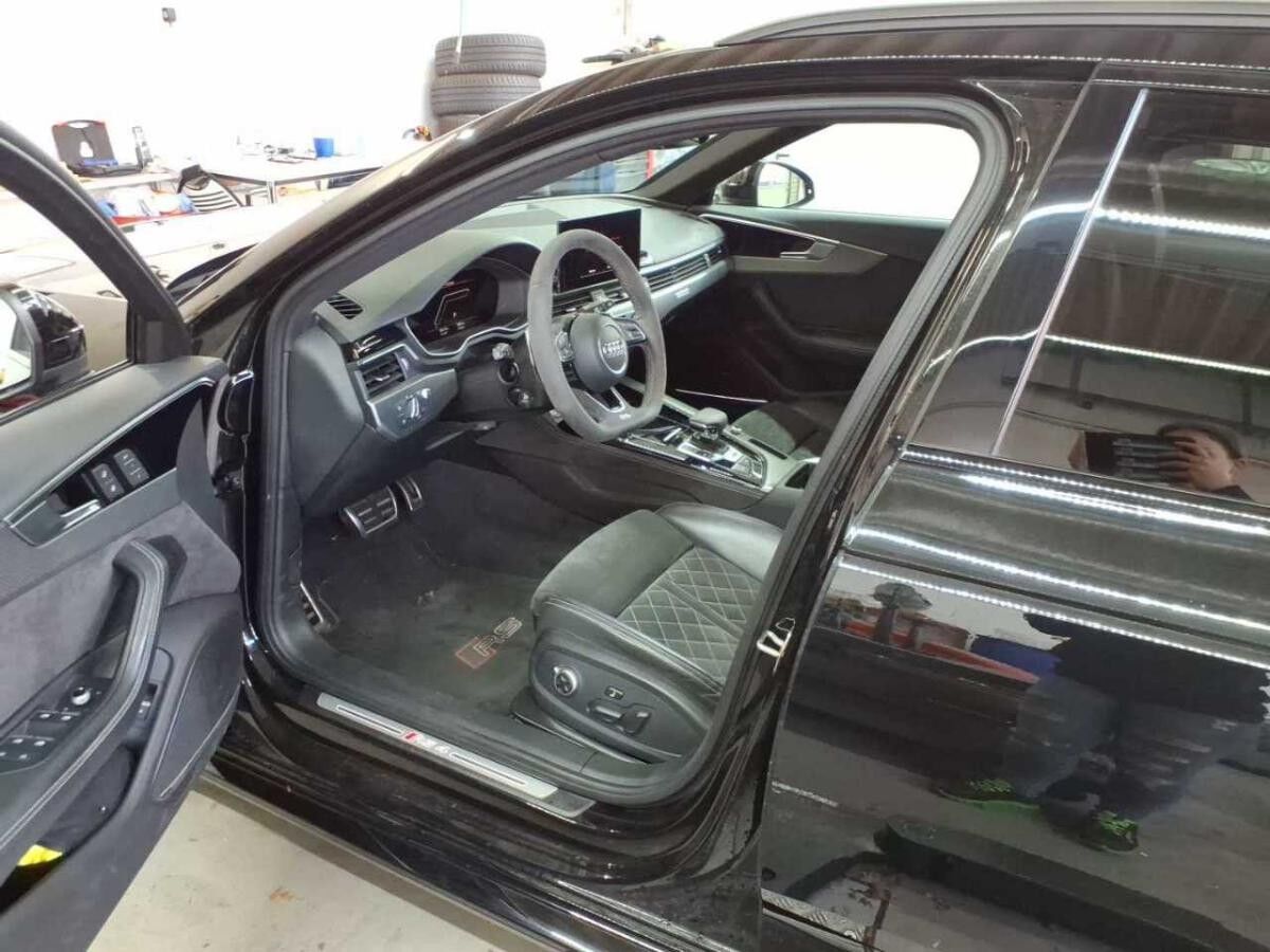 Audi RS4 RS 4 Avant quattro / Pano, Matrix, Vmax280, B&O