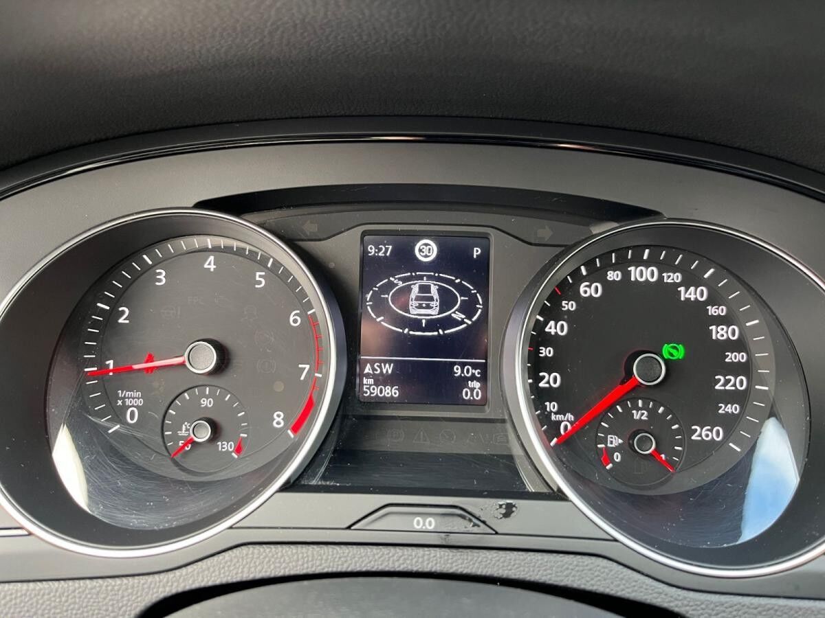 Volkswagen Passat Variant Conceptline 1.5TSI DSG/ Navi, LED