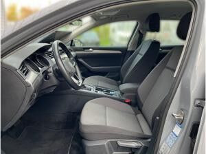 Volkswagen Passat Variant Conceptline 1.5TSI DSG/ Navi, LED