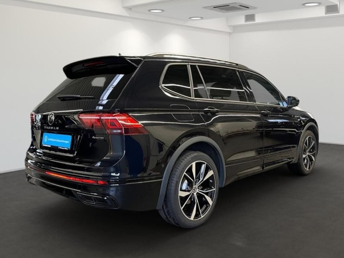 Volkswagen Tiguan Allspace R-Line 4Motion 2.0 TSI 140kW DSG - ACC AHK Discover Media IQ.Light  Rear View Park Assist CarPlay