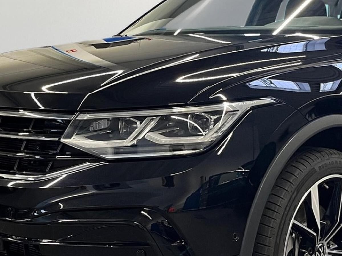 Volkswagen Tiguan Allspace R-Line 4Motion 2.0 TSI 140kW DSG - ACC AHK Discover Media IQ.Light  Rear View Park Assist CarPlay