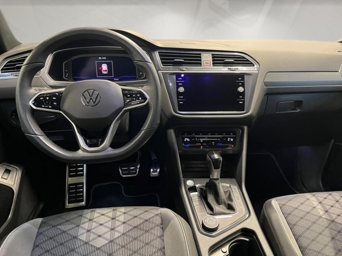 Volkswagen Tiguan Allspace R-Line 4Motion 2.0 TSI 140kW DSG - ACC AHK Discover Media IQ.Light  Rear View Park Assist CarPlay