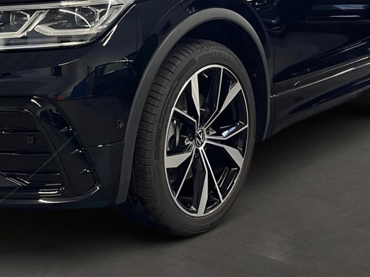 Volkswagen Tiguan Allspace R-Line 4Motion 2.0 TSI 140kW DSG - ACC AHK Discover Media IQ.Light  Rear View Park Assist CarPlay