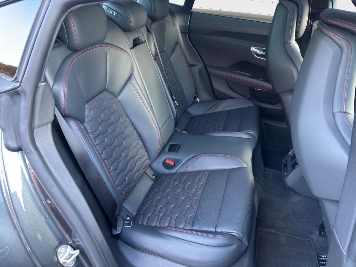 Audi e-tron GT S quattro*LASER*PANO*HUD*21ZOLL*NAVI-PLUS