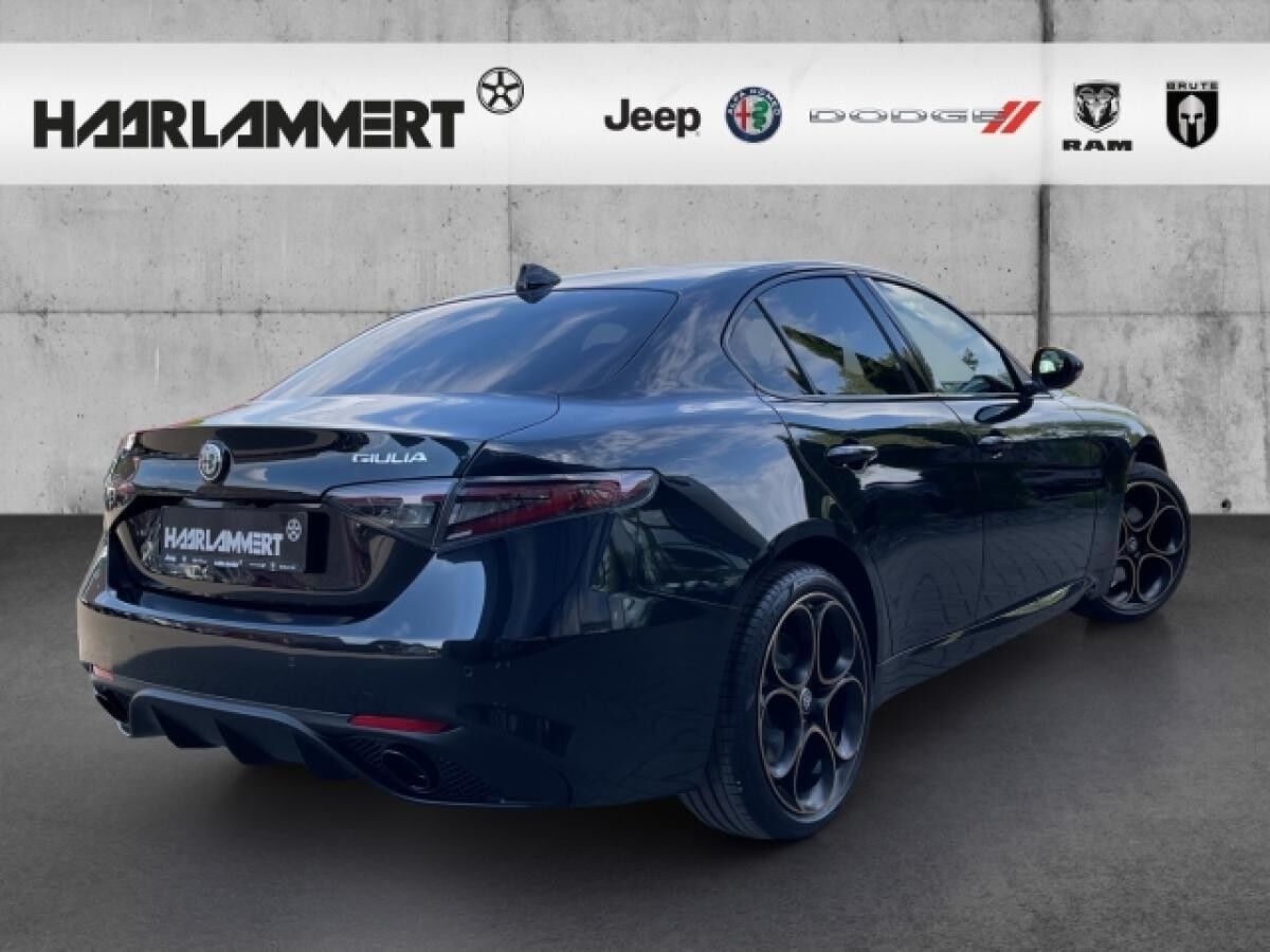 Alfa Romeo Giulia Intensa Q4 2.0 PDC+KAMERA+CARPLAY+LEDER