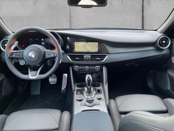 Alfa Romeo Giulia Intensa Q4 2.0 PDC+KAMERA+CARPLAY+LEDER