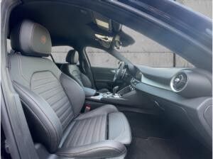 Alfa Romeo Giulia Intensa Q4 2.0 PDC+KAMERA+CARPLAY+LEDER