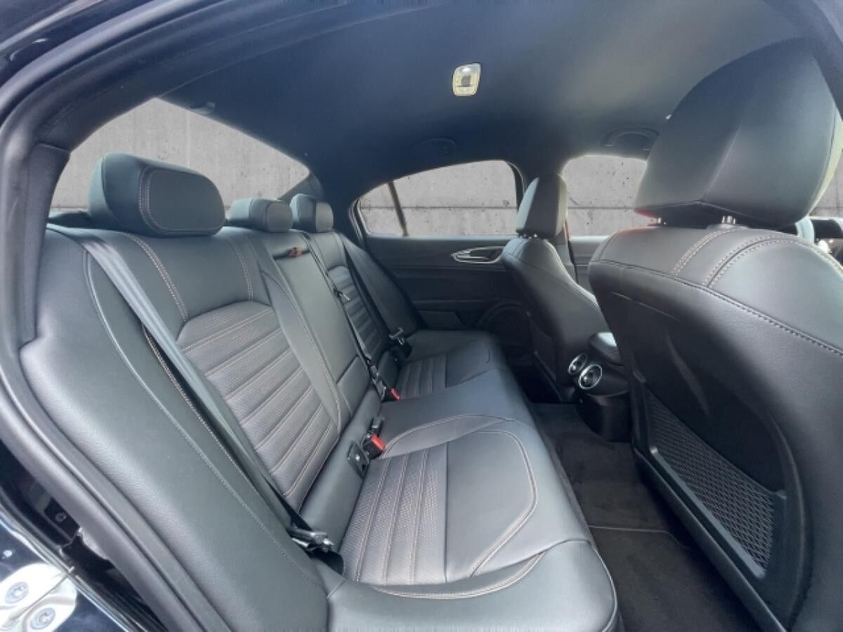 Alfa Romeo Giulia Intensa Q4 2.0 PDC+KAMERA+CARPLAY+LEDER