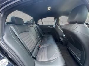 Alfa Romeo Giulia Intensa Q4 2.0 PDC+KAMERA+CARPLAY+LEDER