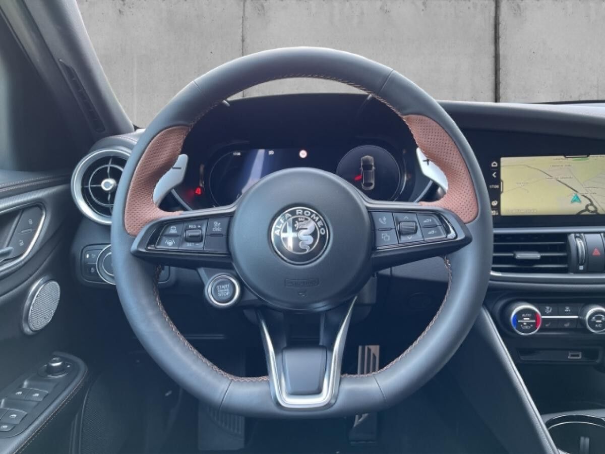 Alfa Romeo Giulia Intensa Q4 2.0 PDC+KAMERA+CARPLAY+LEDER