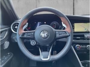 Alfa Romeo Giulia Intensa Q4 2.0 PDC+KAMERA+CARPLAY+LEDER
