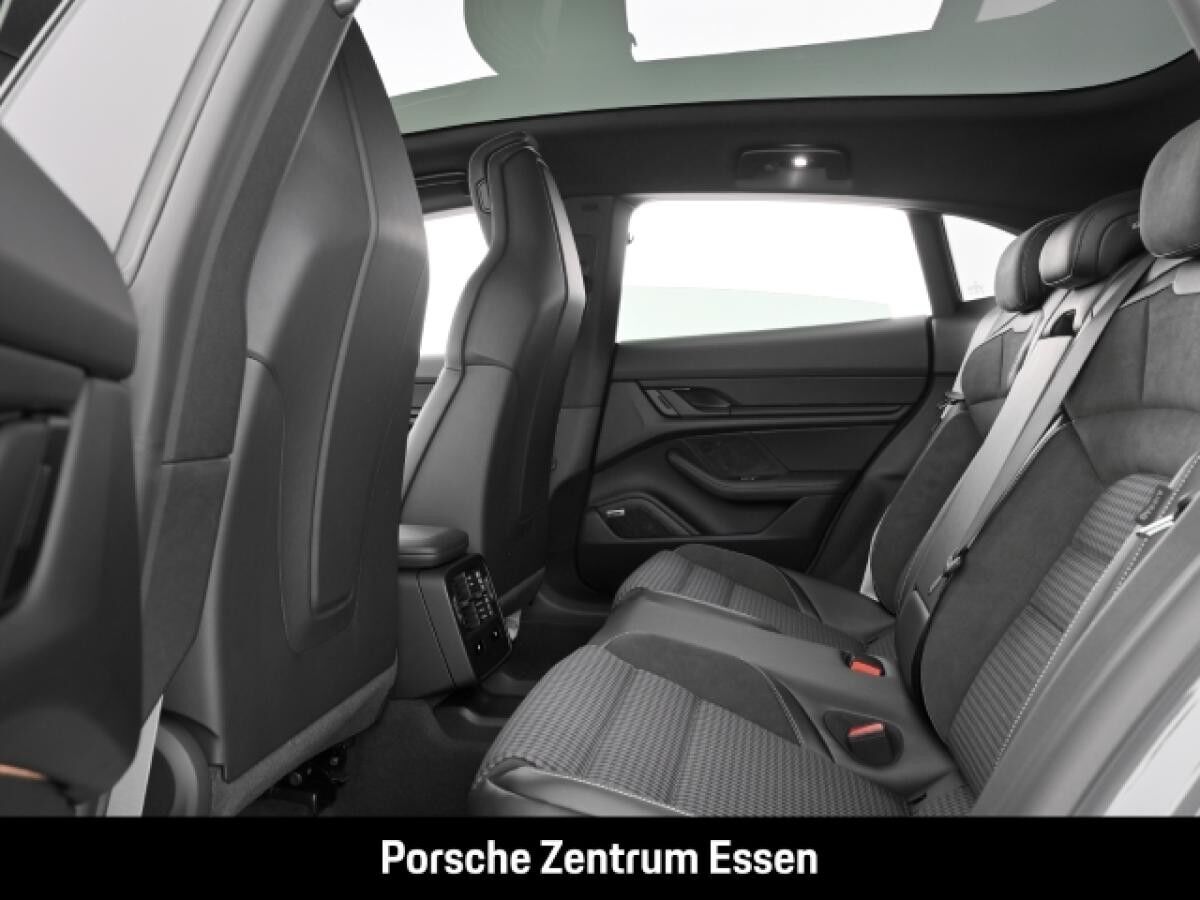 Porsche Taycan Sport Turismo /  Surround View Panoramadach  BOSE