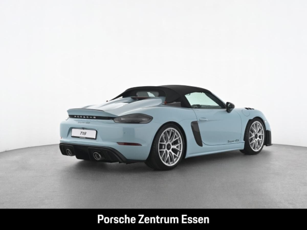 Porsche 718 Spyder RS/ Bose PCCB Liftsystem Weissach Paket