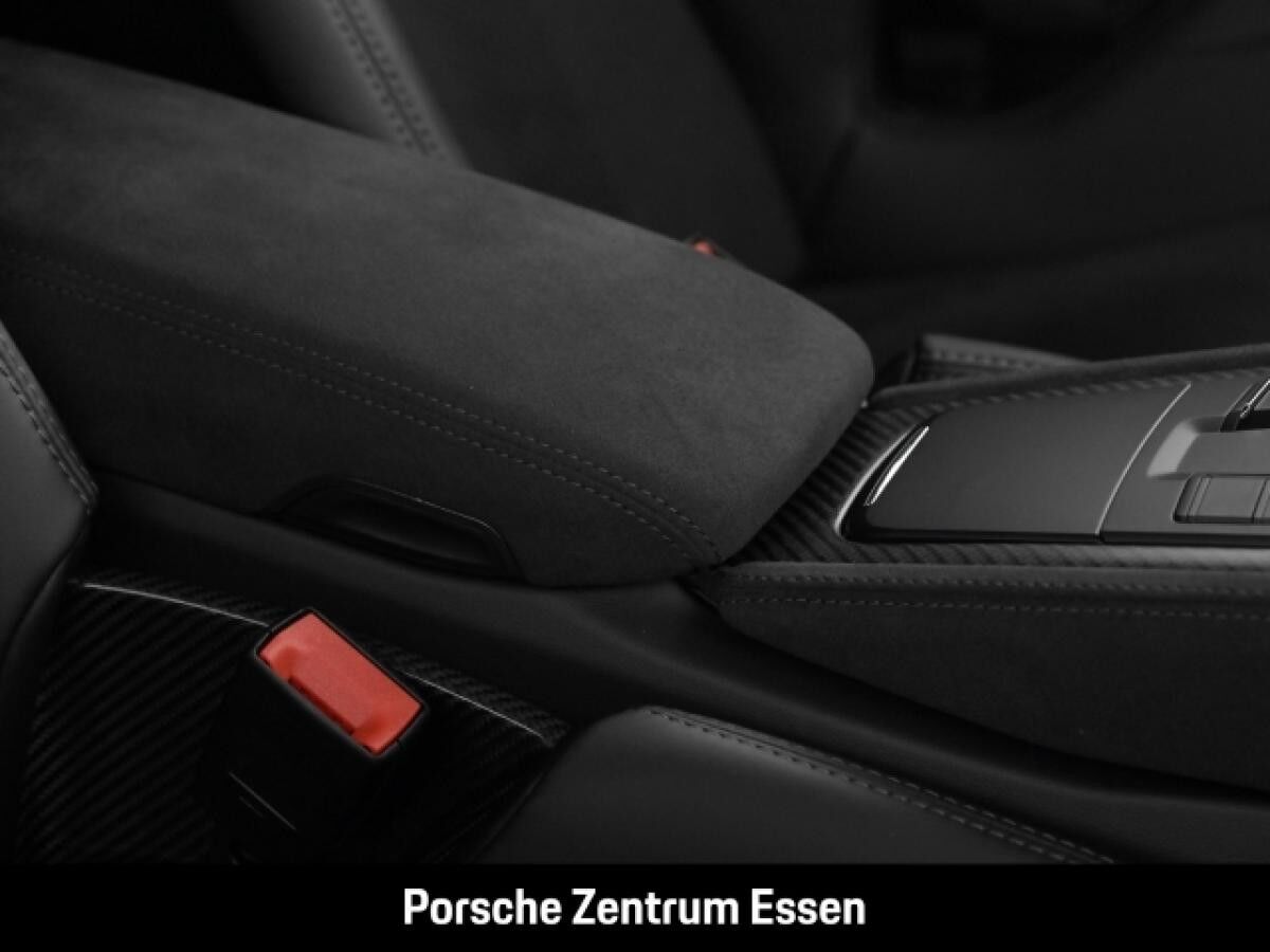 Porsche 718 Spyder RS/ Bose PCCB Liftsystem Weissach Paket