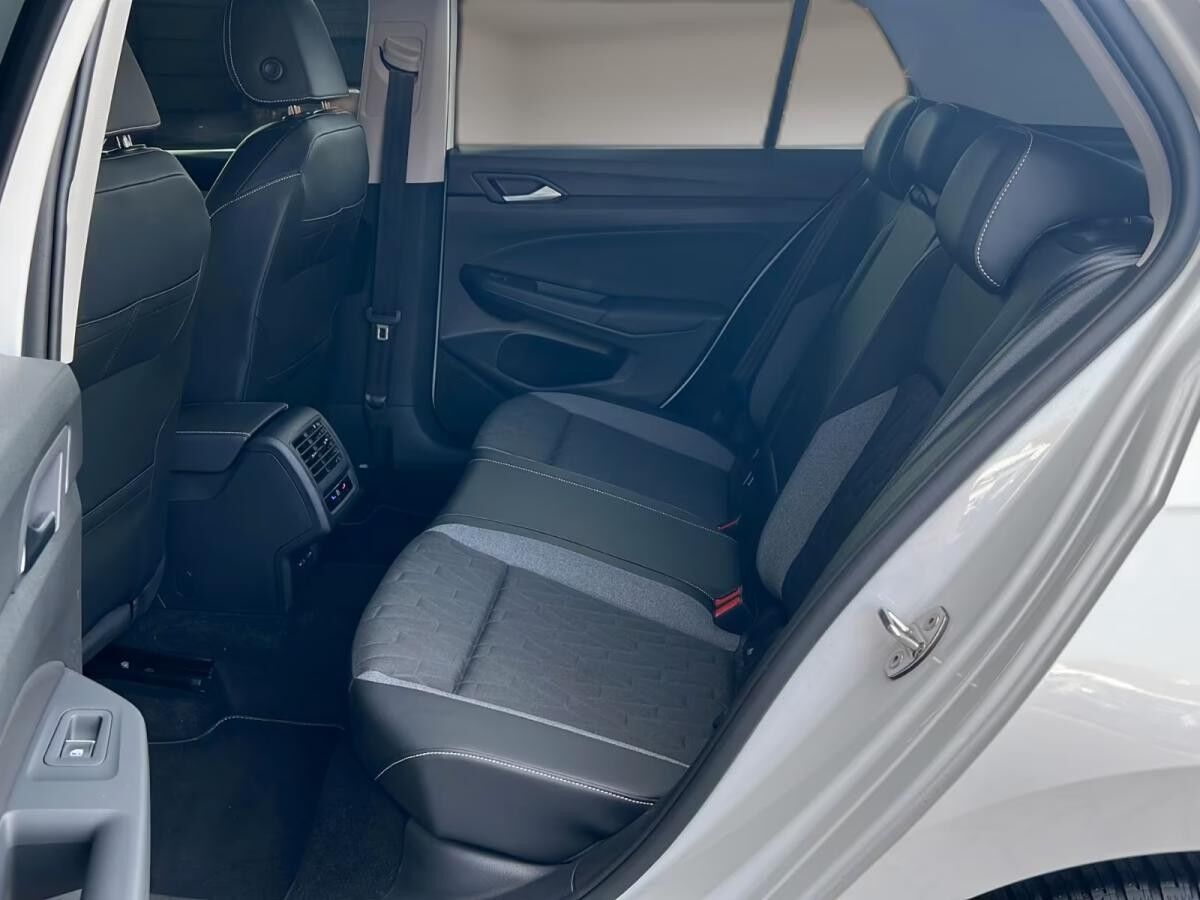 Volkswagen Golf 8 / 2.0 TDI DSG FACELIFT GOAL AHK IQ.LIGHT Volkswagen Golf 8 / 2.0 TDI DSG FACELIFT GOAL AHK IQ.LIGHT