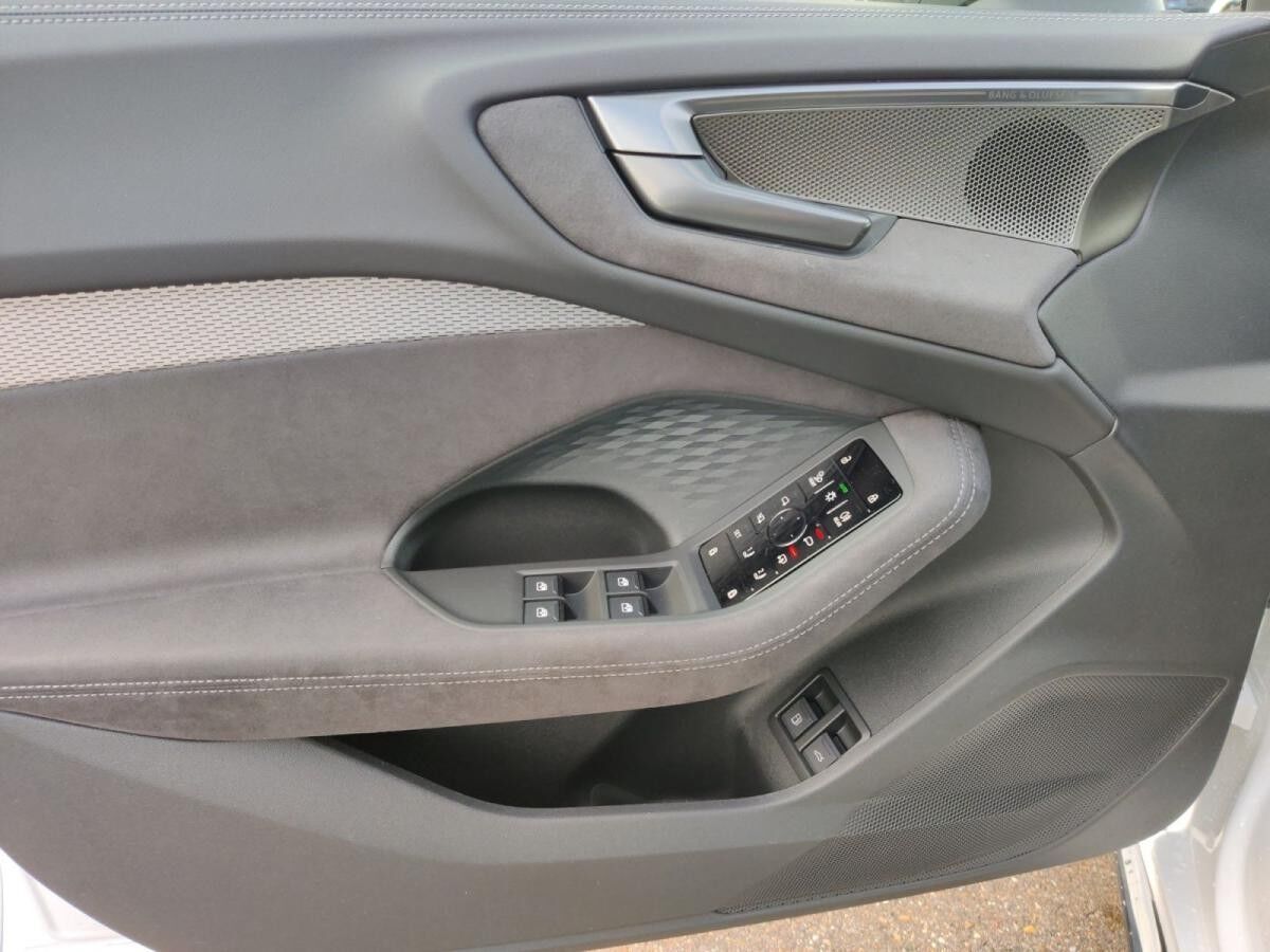 Audi A5 Avant e-hybrid quattro S tronic